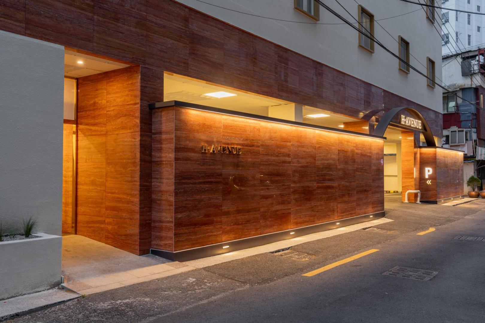 H-Avenue Hotel Munhyeon Busan Exteriör bild