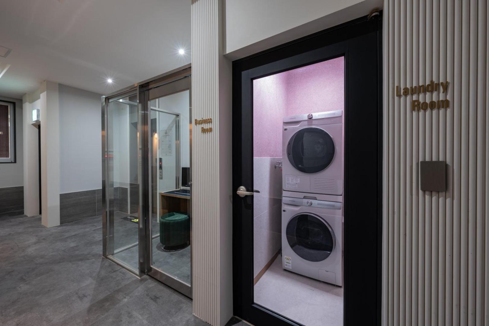H-Avenue Hotel Munhyeon Busan Exteriör bild