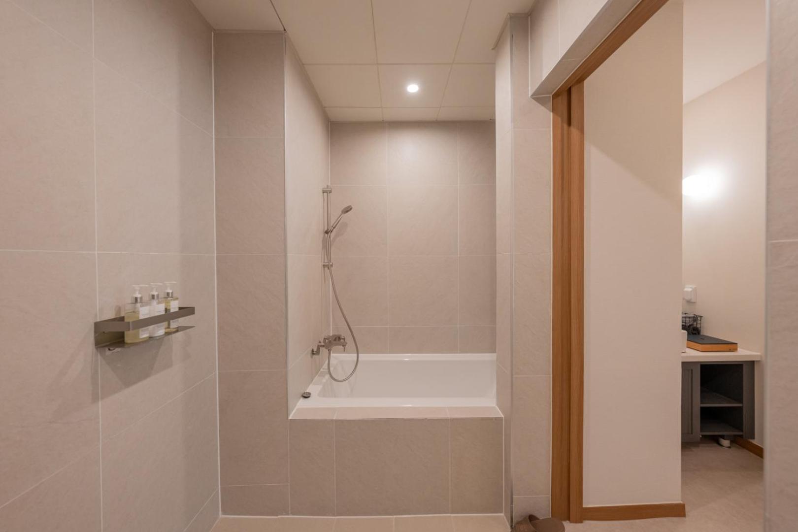 H-Avenue Hotel Munhyeon Busan Exteriör bild
